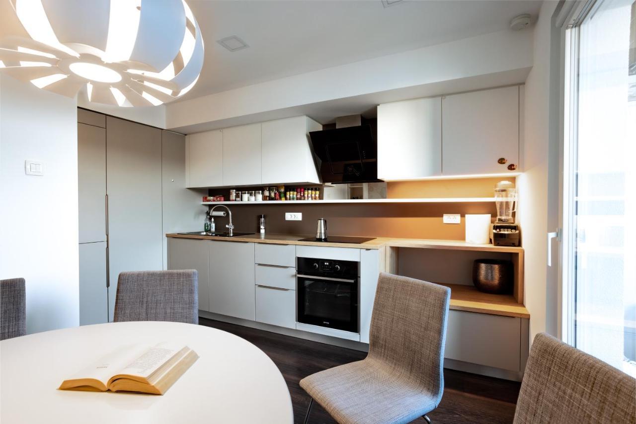 Elegant 1-Bedroom Apartment Near Hill Forest ลูบลิยานา ภายนอก รูปภาพ